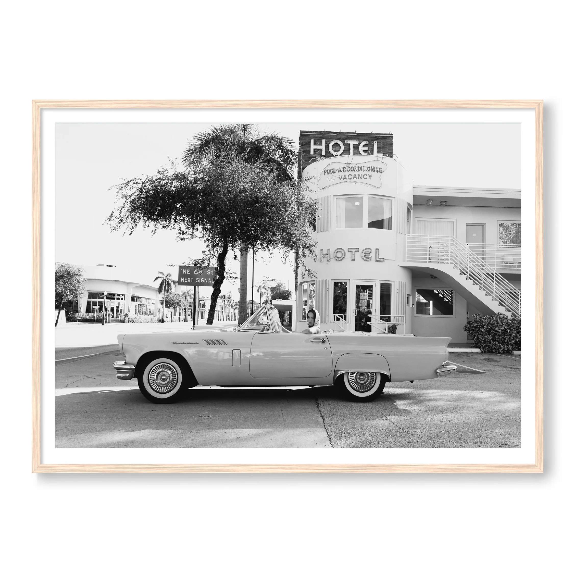 HEARTBREAK HOTEL - Image 3